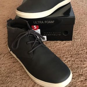 Boys chukka-style shoes